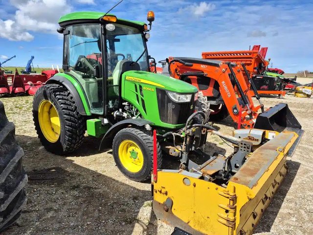 2023 John Deere 4066R Tracteur