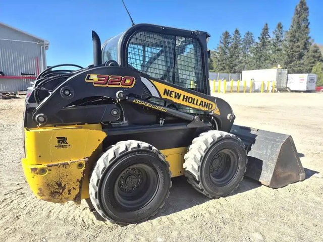 2023 New Holland L320 chargeuse à direction à glissement