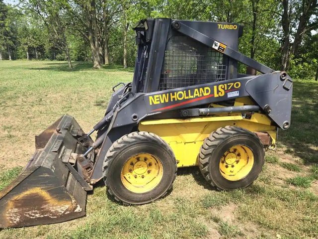 2000 New Holland LS170 chargeuse à direction à glissement