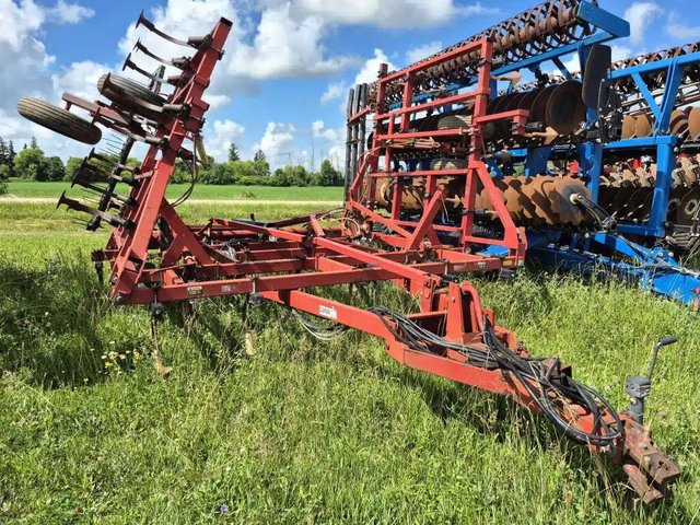 Case IH 4800 Cultivateur