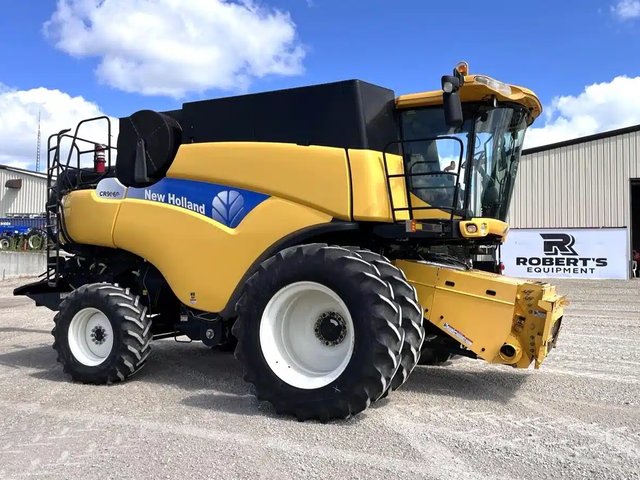 2011 New Holland CR9060 Batteuse