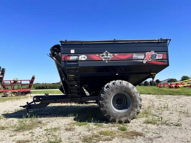 2023 J&M 812 Chariot à Grain