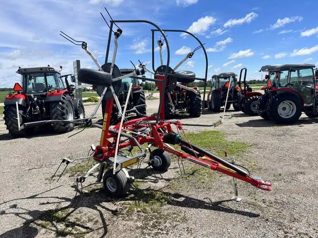 2026 Massey Ferguson TD524T Tedder