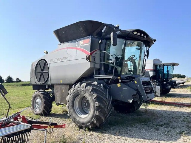 2020 Gleaner S96 Batteuse