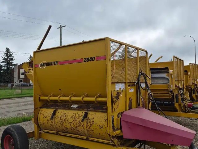 2002 Haybuster 2640 Processeur de Balle