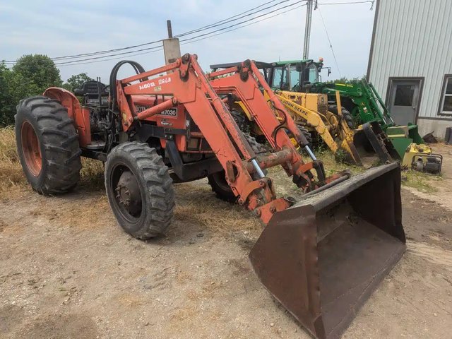 Kubota M7030 Tracteur