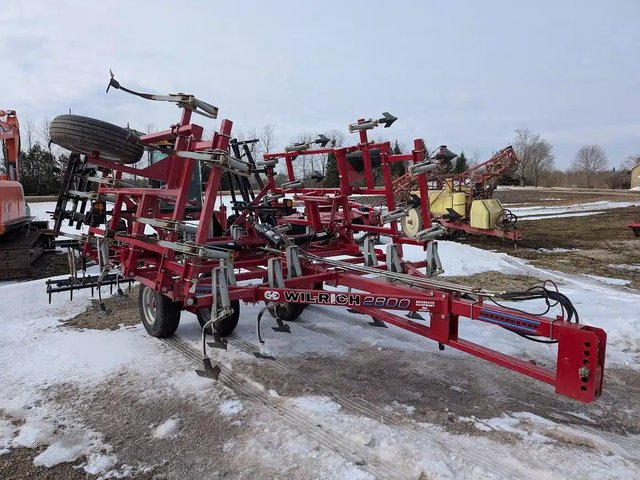 Wil-Rich 2800 Cultivateur