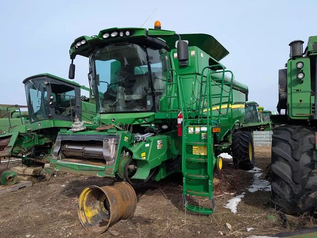 John Deere S670 Batteuse