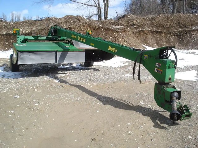 John Deere 946 Faucheuse-conditionneuse à disques