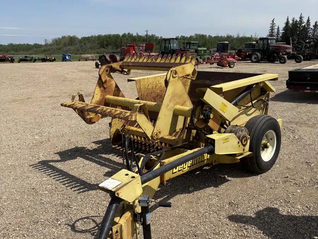 1984 Degelman R570S ramasseuse de pierres