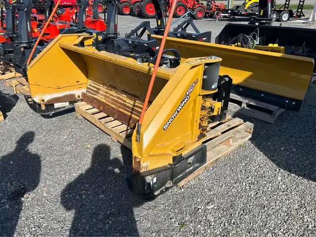 2022 HLA Attachments 3230 Gratte à neige