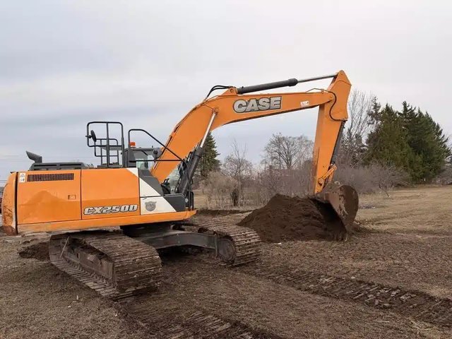 2015 Case C X250D Excavatrice