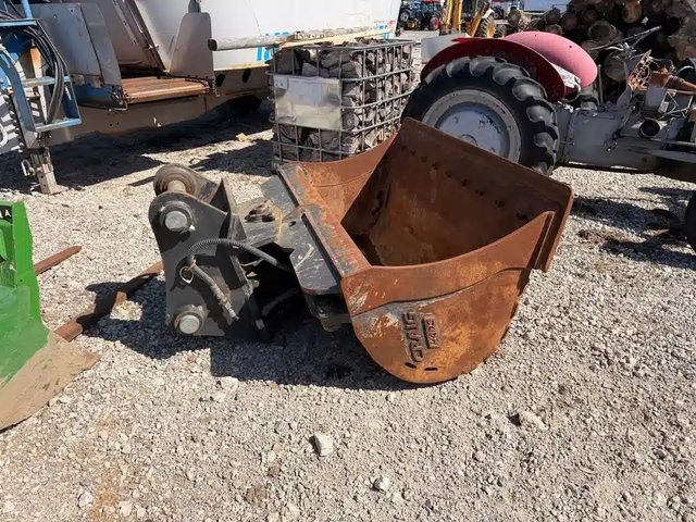 2023 Craig 60" Tilt Bucket Excavatrice
