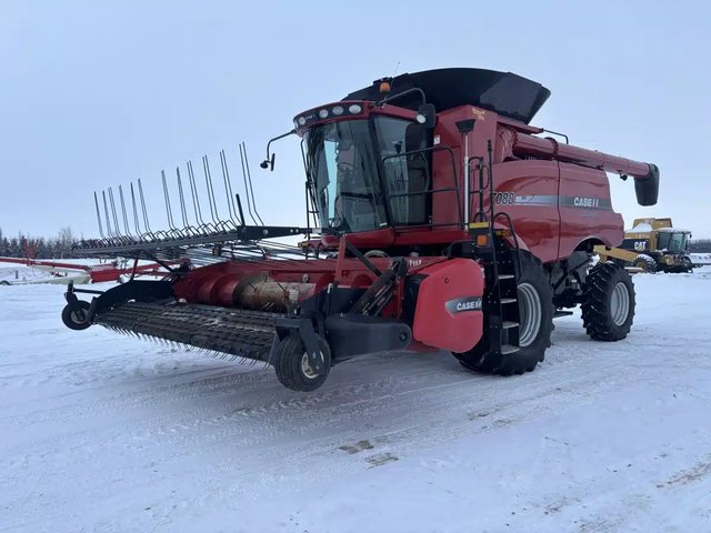 2011 Case IH 7088 Batteuse