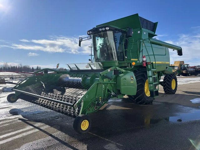 2009 John Deere T670 Batteuse