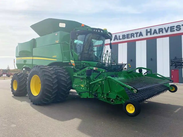 2013 John Deere S690 Batteuse