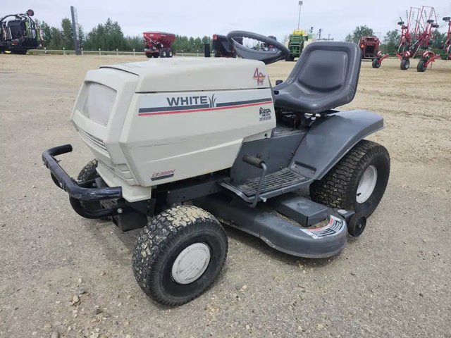 White LT200H Tracteur à pelouse