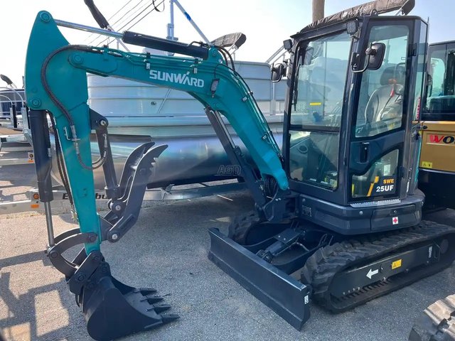 2024 Sunward SWE25UF Excavatrice