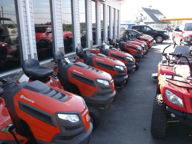 2024 Husqvarna and Arien Lawn & Garden Tracteur