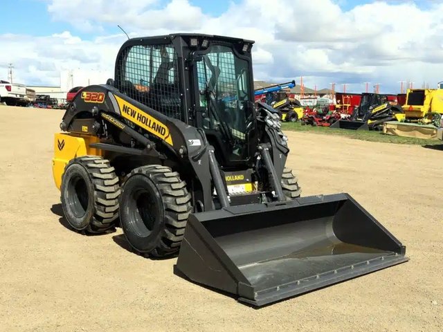 2026 New Holland Construction L320 chargeuse à direction à glissement