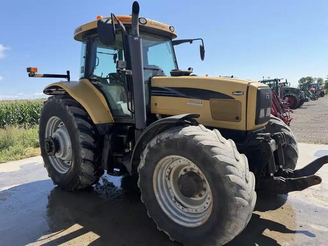 2004 Challenger MT565B Tracteur