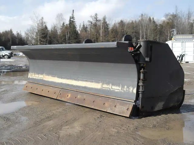 AMI 9X15 Gratte à neige