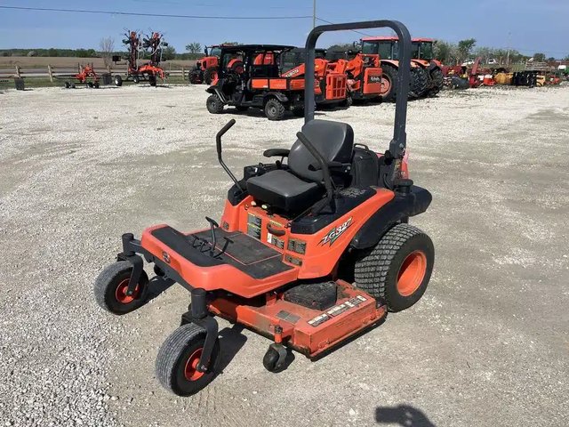 Kubota ZG327 Tondeuse à rayon de braquage zéro