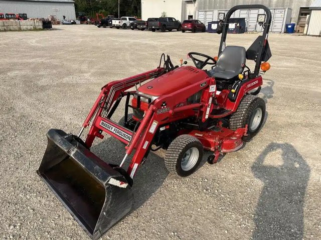 Massey Ferguson GC2300 Tracteur