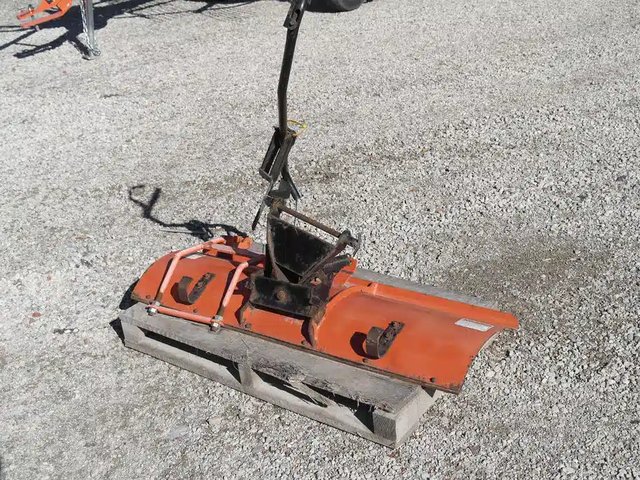 Kubota T2722 Gratte à neige