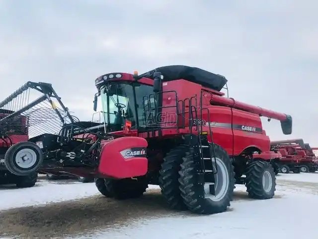 2010 Case IH 8120 Batteuse