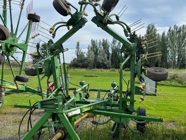 2014 Krone KWT 7.82 Tedder