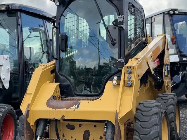 2017 CAT 36D Skid steer loader chargeuse à direction à glissement