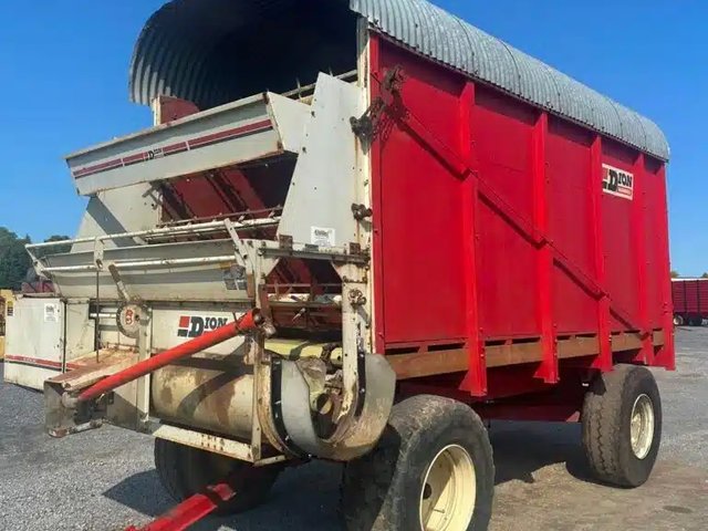 Dion 1600 Boîte à fourrage