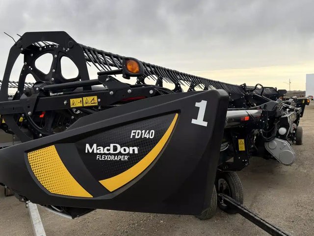 2021 MacDon FD140