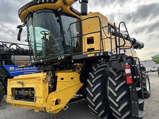 2023 New Holland CR9.90Z Batteuse