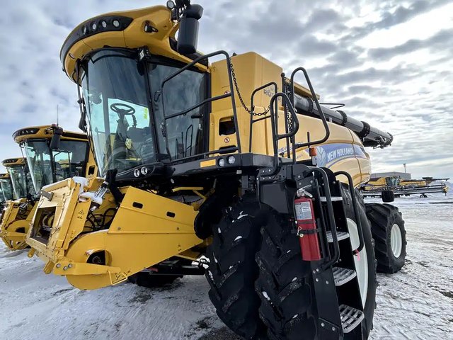 2023 New Holland CR9.90Z Batteuse