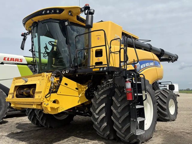2023 New Holland CR9.90Z Batteuse