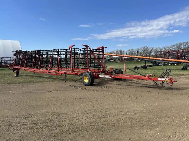 2011 Bourgault 6000 Herse