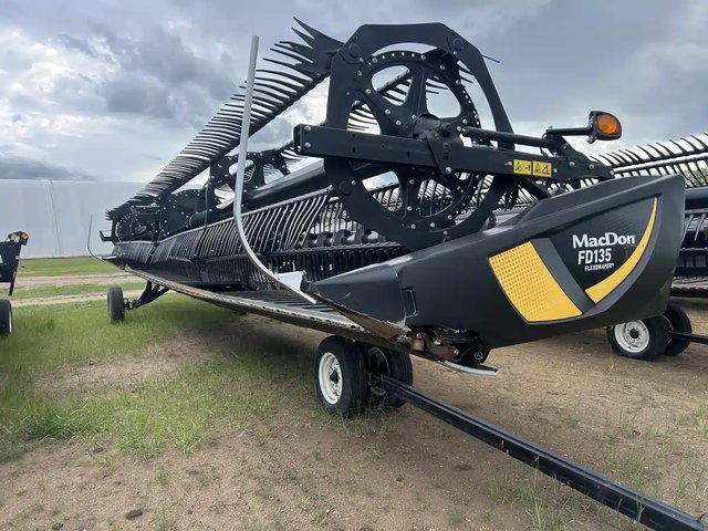 2018 MacDon FD135