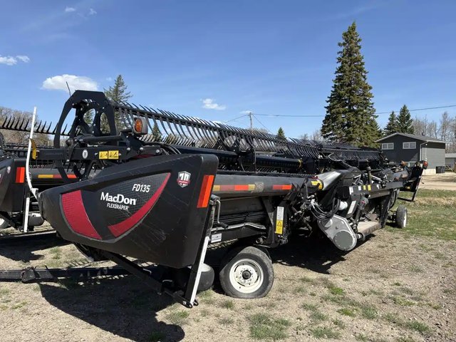 2019 MacDon FD135