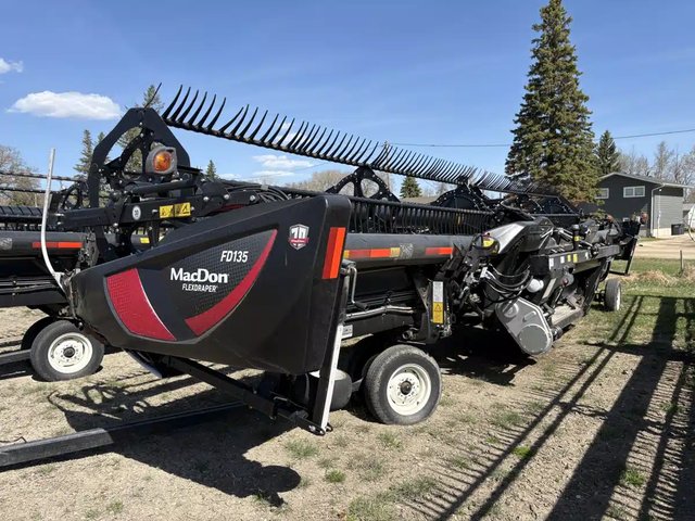 2019 MacDon FD135