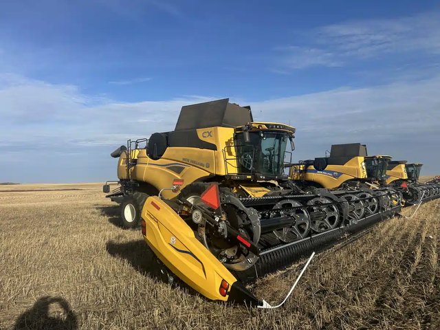 2024 New Holland CX8.90 Batteuse
