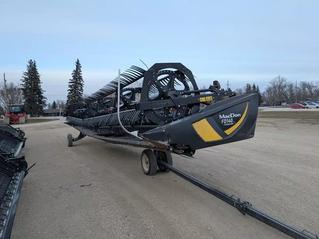 2018 MacDon FD140