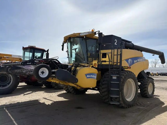 2009 New Holland CR9080 Batteuse