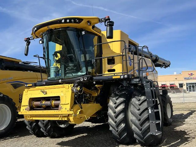 2023 New Holland CR8.90Z Batteuse