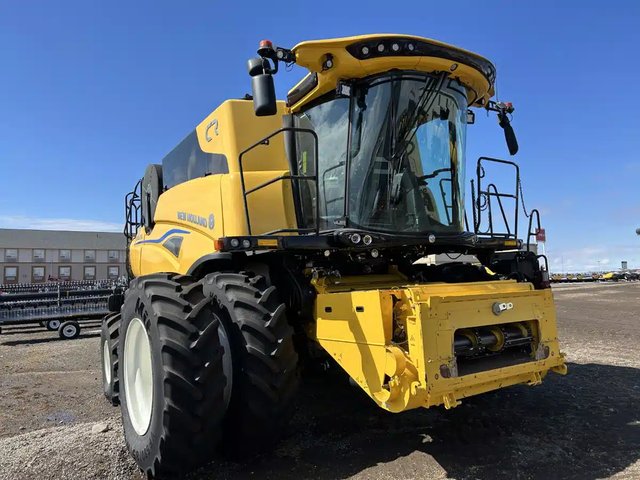 2023 New Holland CR8.90Z Batteuse