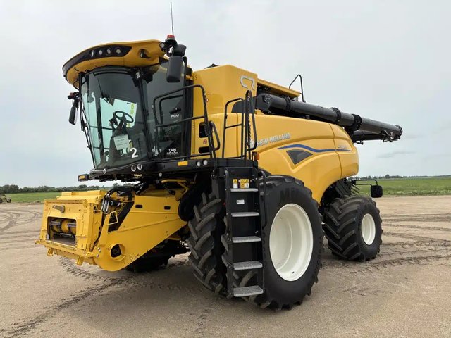 2025 New Holland CR9.90Z Batteuse