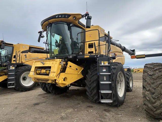 2025 New Holland CR9.90Z Batteuse