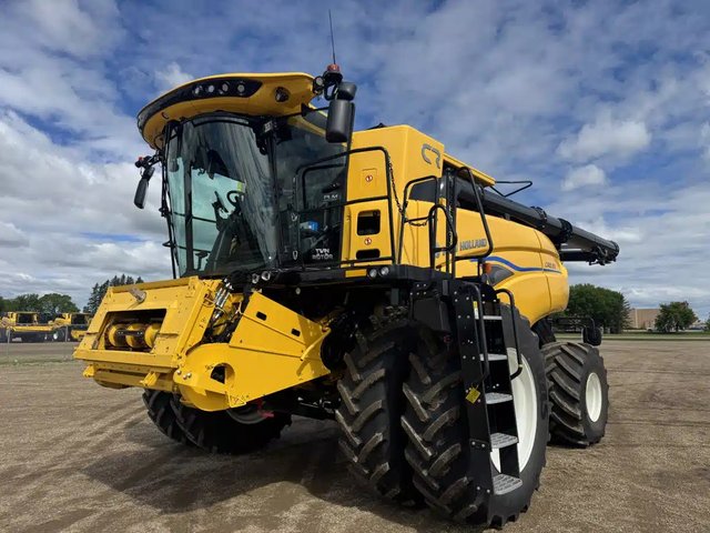 2025 New Holland CR8.90Z Batteuse