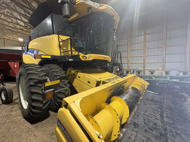 2012 New Holland CR9090 Batteuse